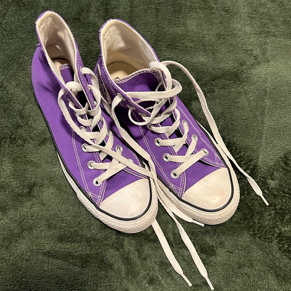 Purple converse high tops size 5